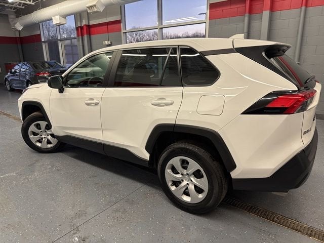 2024 Toyota RAV4 LE