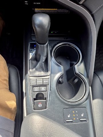 2019 Toyota Camry Hybrid SE