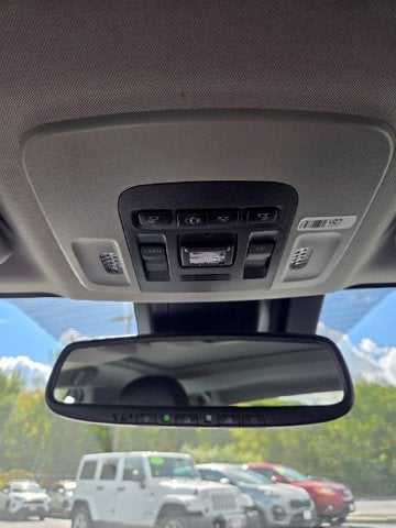 2019 Toyota Camry Hybrid SE