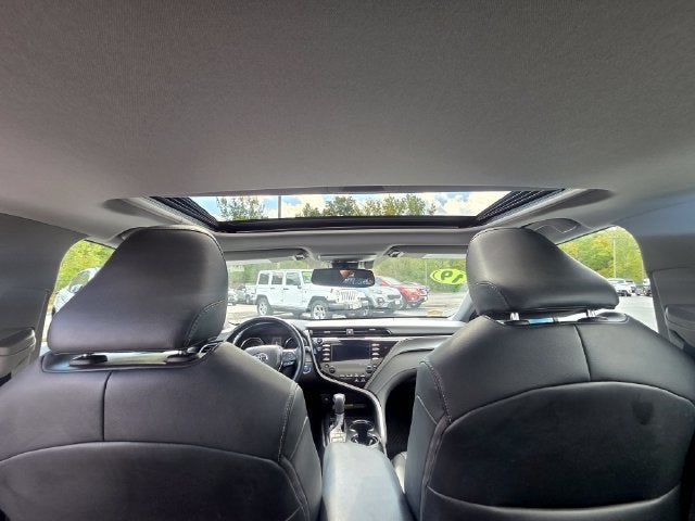2019 Toyota Camry Hybrid SE