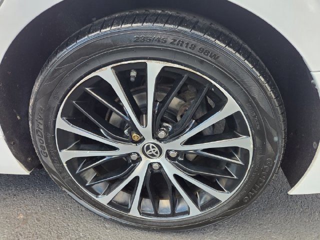 2019 Toyota Camry Hybrid SE