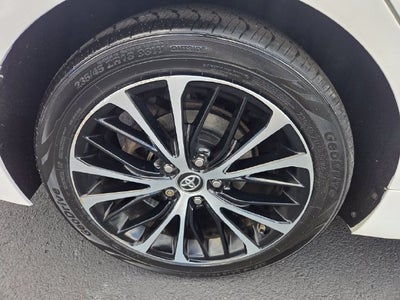 2019 Toyota Camry Hybrid SE