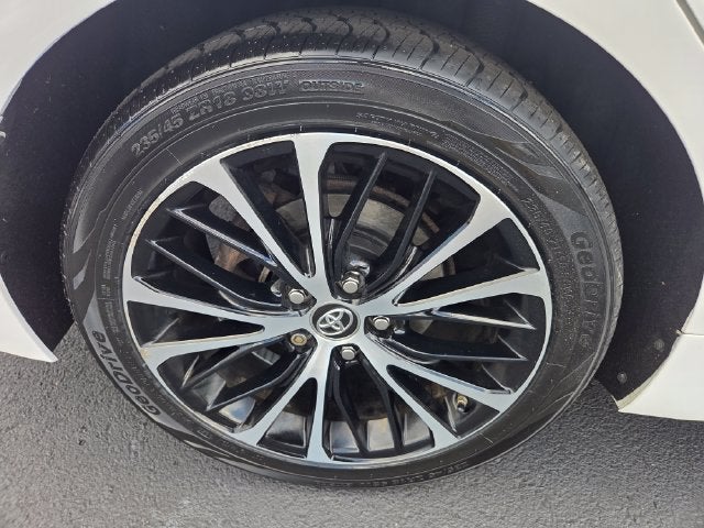 2019 Toyota Camry Hybrid SE