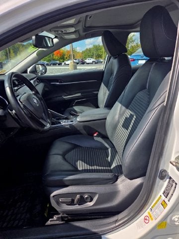 2019 Toyota Camry Hybrid SE