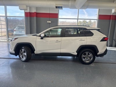 2022 Toyota RAV4 Hybrid XLE