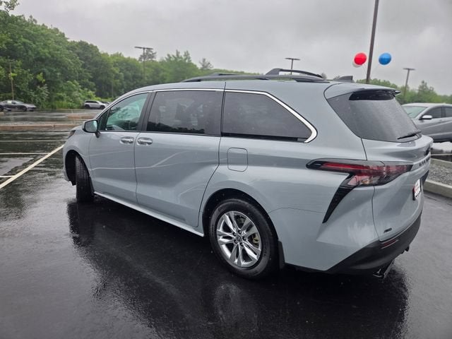 2023 Toyota Sienna Woodland Edition