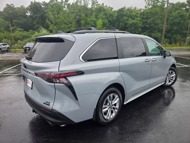 2023 Toyota Sienna Woodland Edition