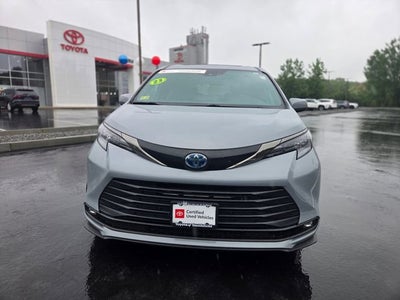 2023 Toyota Sienna Woodland Edition