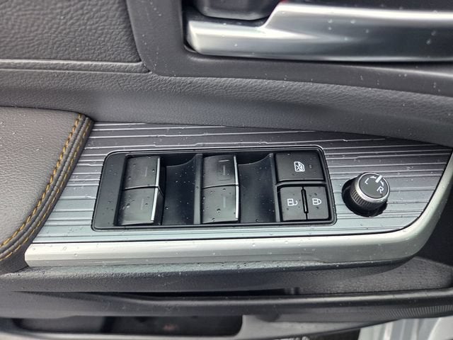 2023 Toyota Sienna Woodland Edition