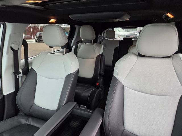 2025 Toyota Sienna XSE