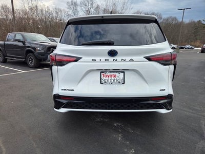 2025 Toyota Sienna XSE