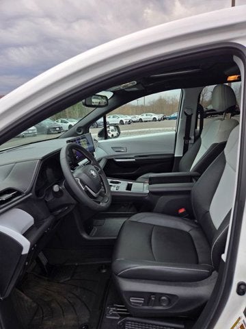 2025 Toyota Sienna XSE