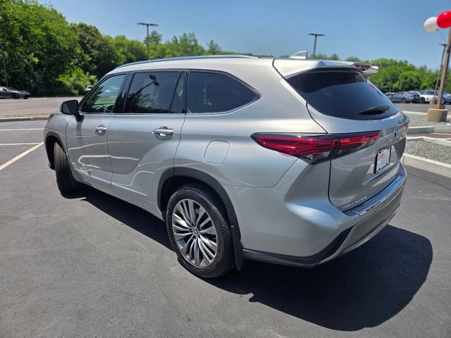 2021 Toyota Highlander Hybrid Platinum