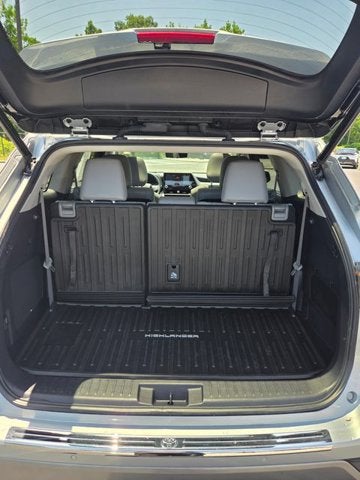 2021 Toyota Highlander Hybrid Platinum