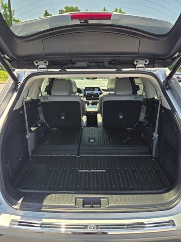 2021 Toyota Highlander Hybrid Platinum