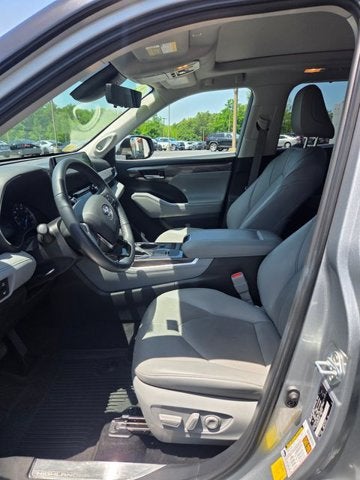 2021 Toyota Highlander Hybrid Platinum