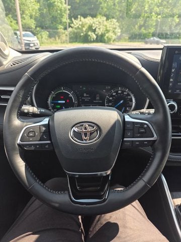 2021 Toyota Highlander Hybrid Platinum