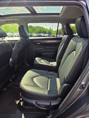 2021 Toyota Highlander Hybrid Platinum