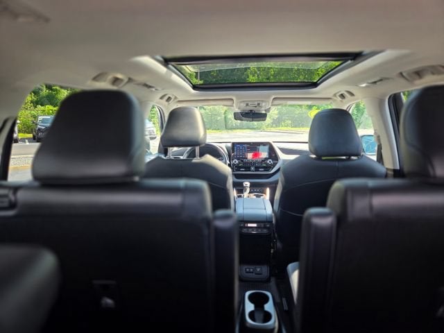 2021 Toyota Highlander Hybrid Platinum