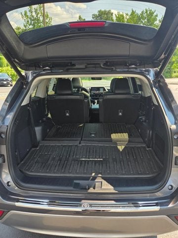 2021 Toyota Highlander Hybrid Platinum