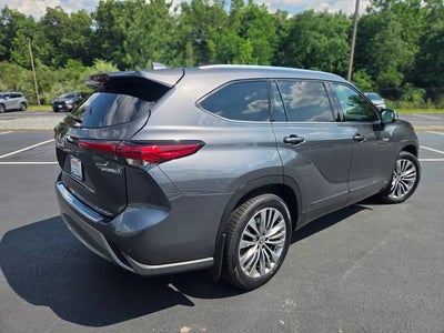 2021 Toyota Highlander Hybrid Platinum