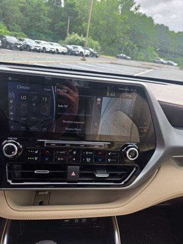 2021 Toyota Highlander Hybrid Platinum