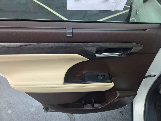 2021 Toyota Highlander Hybrid Platinum