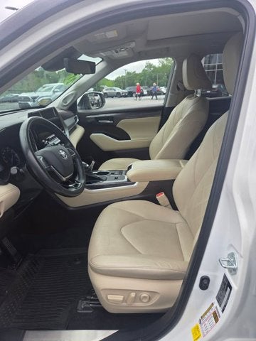 2021 Toyota Highlander Hybrid Platinum