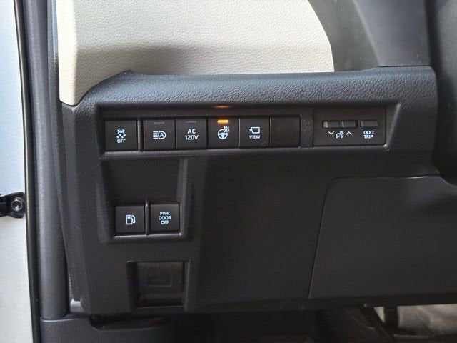 2023 Toyota Sienna Platinum