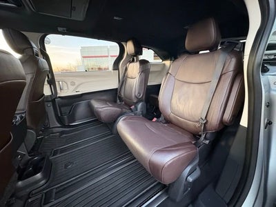 2023 Toyota Sienna Platinum