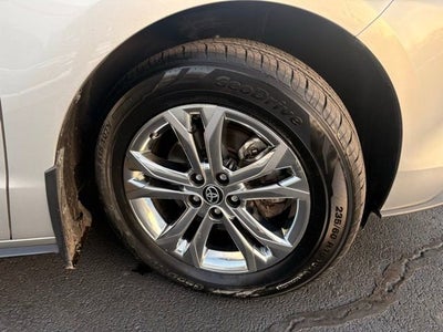 2023 Toyota Sienna Platinum