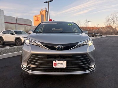 2023 Toyota Sienna Platinum