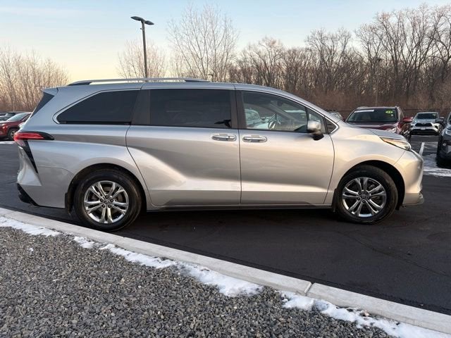 2023 Toyota Sienna Platinum