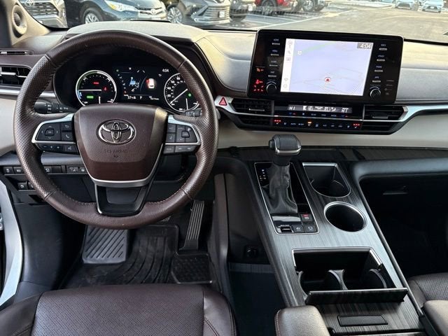 2023 Toyota Sienna Platinum