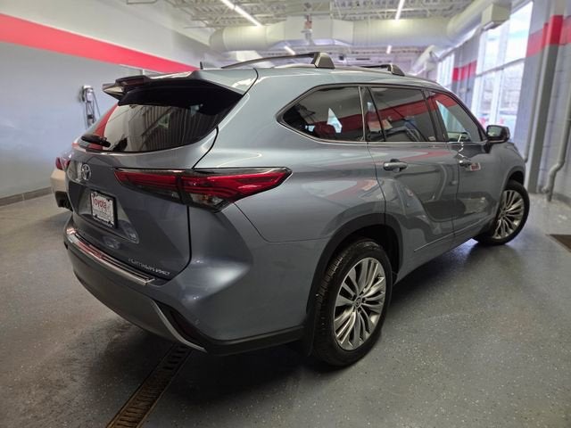 2022 Toyota Highlander Platinum