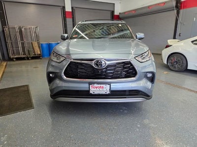 2022 Toyota Highlander Platinum