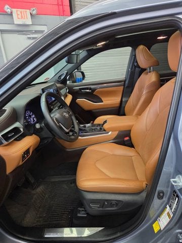 2022 Toyota Highlander Platinum
