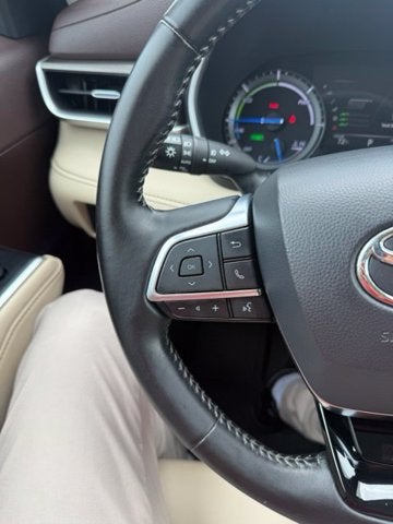 2021 Toyota Highlander Hybrid XLE