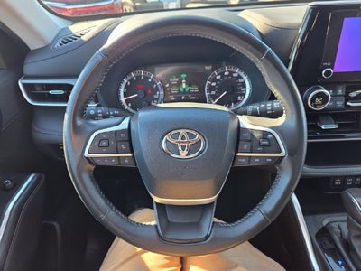 2024 Toyota Highlander LE