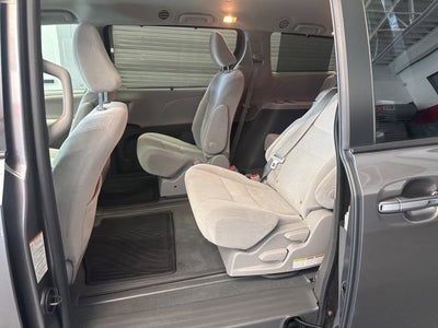 2020 Toyota Sienna LE