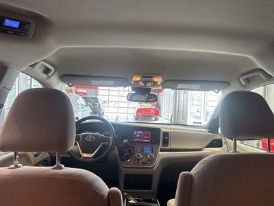 2020 Toyota Sienna LE