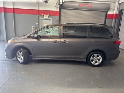 2020 Toyota Sienna LE