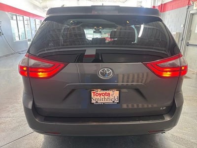 2020 Toyota Sienna LE