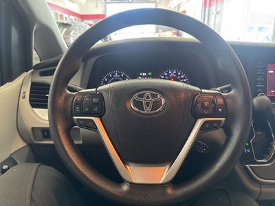 2020 Toyota Sienna LE