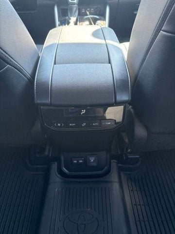 2025 Toyota Highlander Hybrid Limited