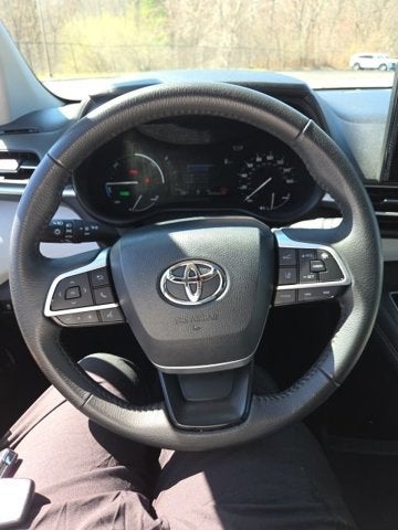 2025 Toyota Sienna XLE