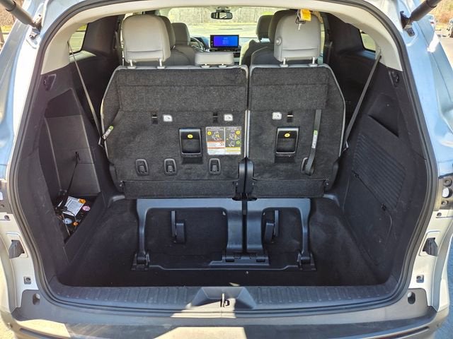 2025 Toyota Sienna XLE