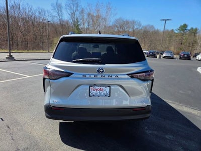 2025 Toyota Sienna XLE