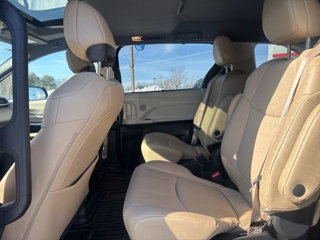 2023 Toyota Sienna XLE