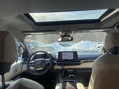 2023 Toyota Sienna XLE